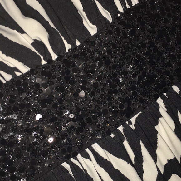 Dress - Picture 4 of 5